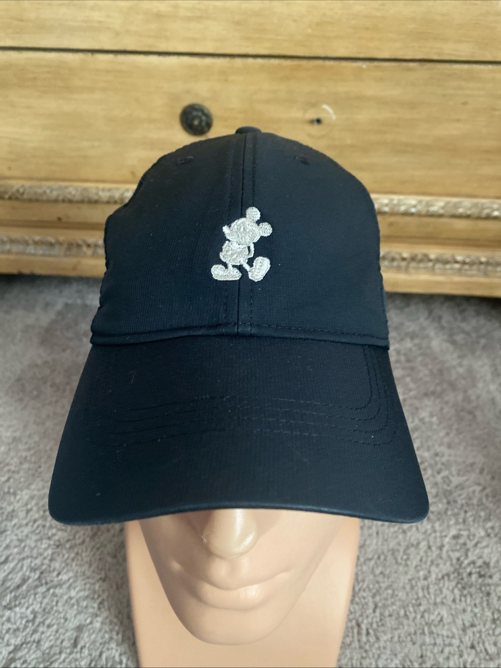 Disney parks x Nike 91 Cap with White Embroidered Mickey Character - Mens